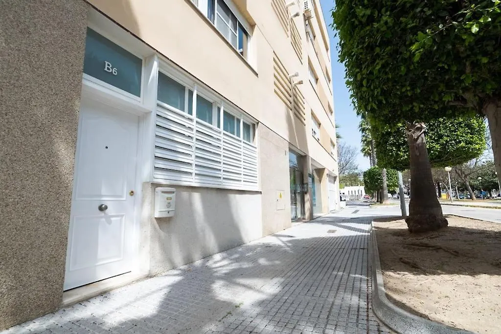 Moderno Apartamento En Cadiz 9 Min Andando De La Playa Victoria Con Garaje Apartment